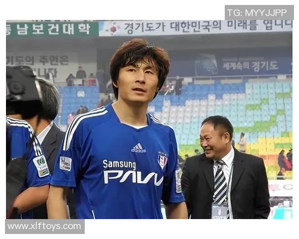 天津市足球明星李玮锋的传奇人生与职业生涯回顾