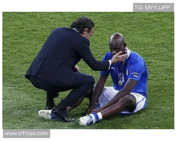 足球明星巴神咬人事件视频曝光引发热议球迷反应不一