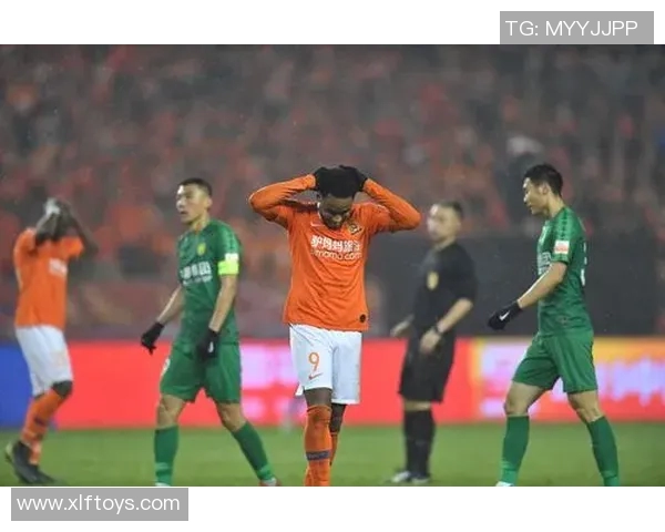 武汉卓尔迎战中国国安全力争胜展现足球激情与团队精神 武汉卓尔迎战中国国安全力争胜展现足球激情与团队精神